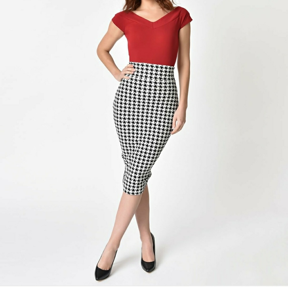 Black and white sleek midi pencil skirt